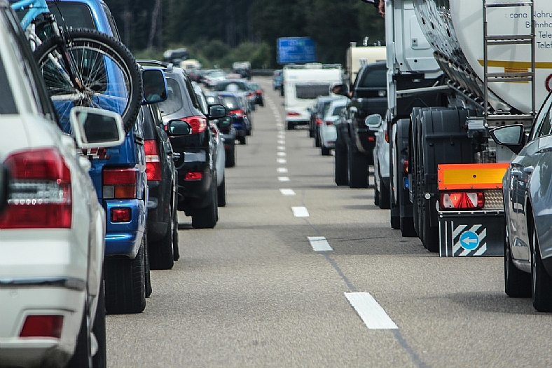 Proclamação da República: mais de 2,4 milhões veículos devem seguir para litoral e interior de SP