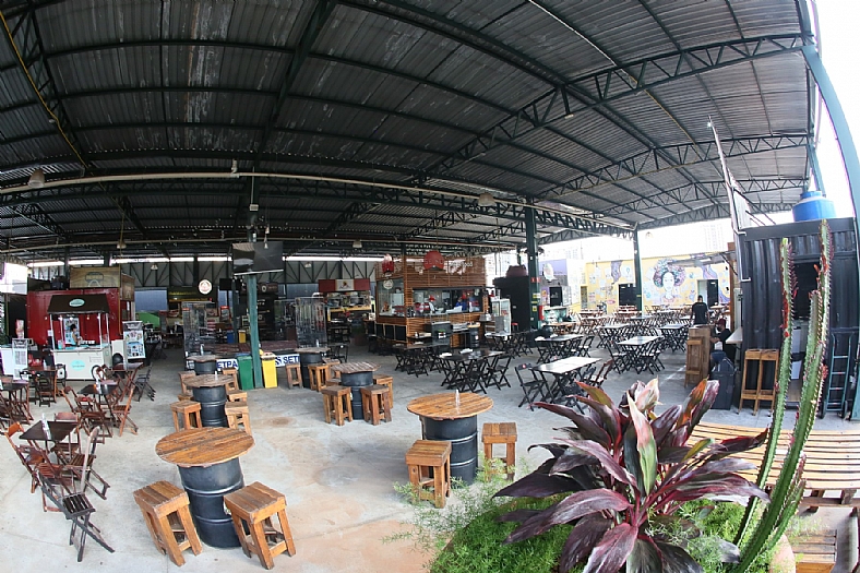 Quintal Food Park reabre hoje