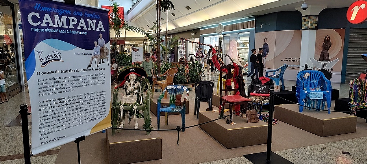 Exposição de cadeiras criadas por alunos do Colégio Vem Ser em homenagem aos irmãos Campana entra em cartaz no Riopreto Shopping