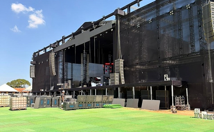 Com casa cheia, Henrique & Juliano se apresentam neste sábado em Rio Preto