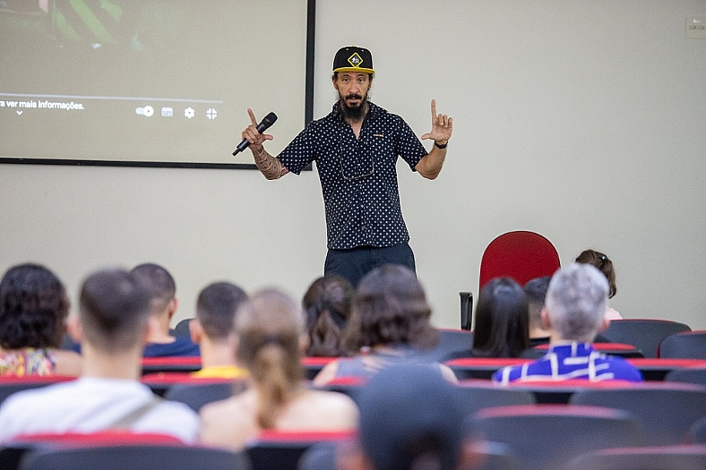 Projeto de juny kp! dedicado ao videoclipe terá encontro no cinema do Riopreto Shopping nesta segunda