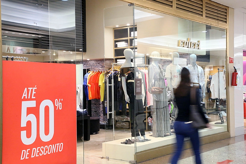 Lojas do Riopreto Shopping fazem promoção para liquidar peças de Alto Verão e Outono