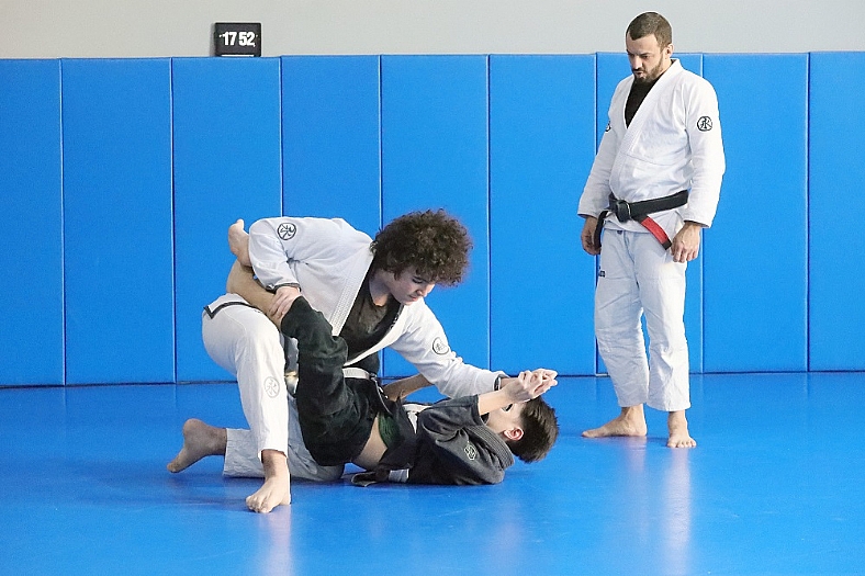Jiu-Jitsu e adolescência: uma parceria que fortalece corpo e mente