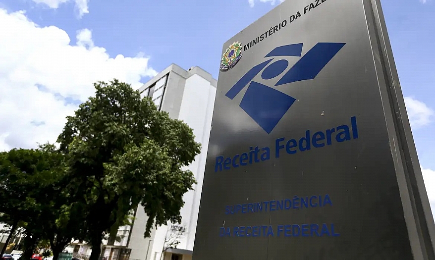 Receita paga nesta sexta-feira terceiro lote de restituição do IR 2026