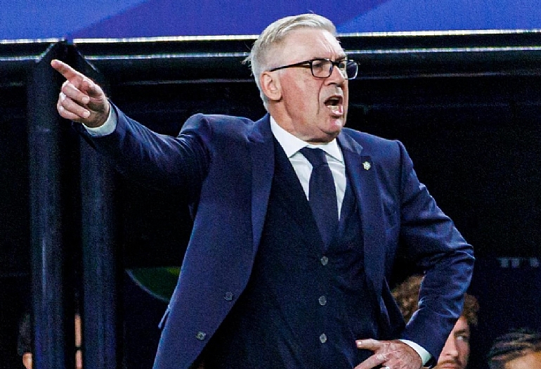 Ancelotti lamenta eliminação e já projeta novo ciclo: ''Não é o fim''