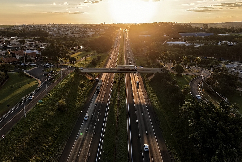 Concessionaria prevê fluxo de 711 mil veículos nas rodovias durante o feriado da Revolução Constitucionalista