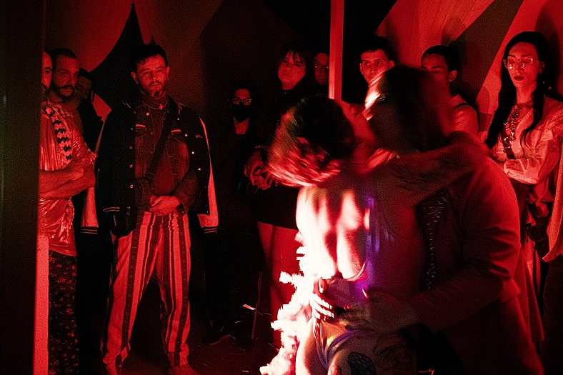 Companhia Santo Forte revela os bastidores do espetáculo MUSA na Azul Celeste