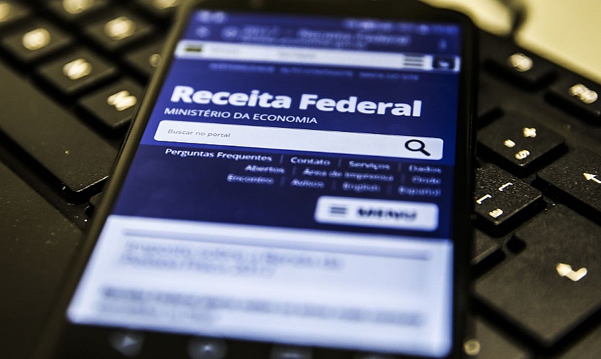 Receita paga nesta quarta-feira lote da malha fina do IR