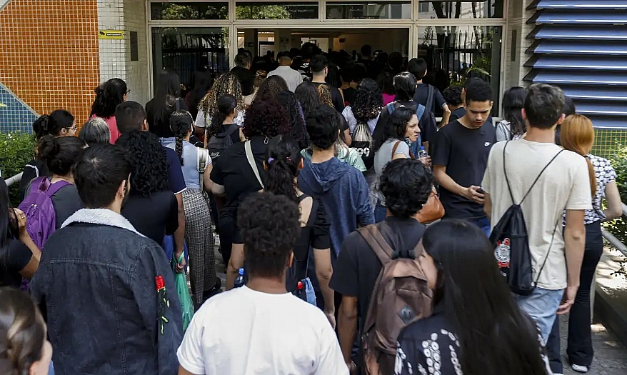 Sancionada lei que amplia para 30% cotas para negros em concursos