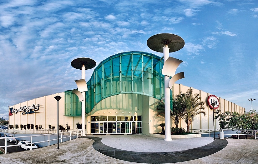 Decoração inédita e exclusiva com sorteio de carro, atrações culturais e solidariedade abrem a Temporada de Natal do Riopreto Shopping